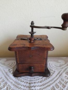 Coffee grinder - 1850